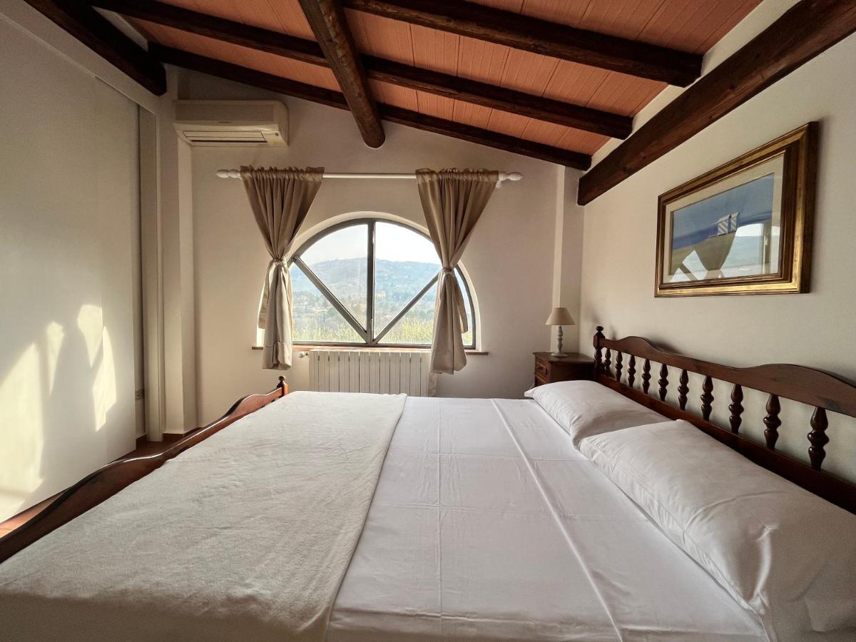 Casa Del Pino Bed & Breakfast บอร์โก อา บุจจาโน ภายนอก รูปภาพ